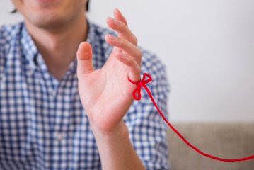 東大生界隈でささやかれる「引き寄せの法則」。20代の女性が見も知らぬ40代のおじさんに話しかけた理由は 画像