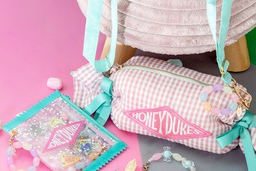 ハリー・ポッター「ハニーデュークス」モチーフのポシェット、アクセサリーなど新商品5種発売 画像