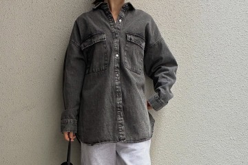 今、頼れる【デニムシャツジャケット】。グレーカラーなら、大人っぽさとカジュアル感を兼ね備えた雰囲気に【40代の毎日コーデ】 画像