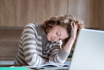 勉強熱心な人ほどキケン⁉「インプット沼」にはまり、資格ビジネスに搾取されないために大事なこととは？ 画像