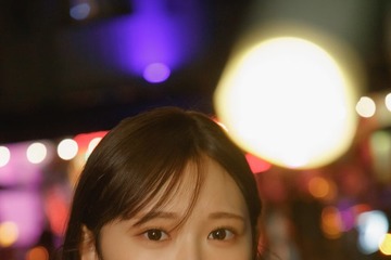日向坂46藤嶌果歩、黒ドレスに身を包み大人な表情 1st写真集先行カット第6弾解禁 画像