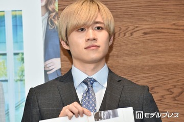 カノックスター、娘＆妻とのベトナムショットに反響「美形すぎる」「肩組み夫婦尊い」 画像