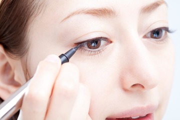 40代にふさわしいアイラインの引き方とは？3つのNG例と対策方法 画像