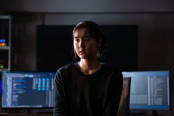 「VIVANT」天才ハッカー・ブルーウォーカー（花岡すみれ）、別班に協力する理由＆“ギャラ”判明で視聴者騒然「従順になった理由に納得」「裏切れば死か」 画像