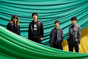 スピッツ、TBS系ドラマ『Tシャツが乾くまで』主題歌「見知らぬ糸」MV公開。「懐かしい」「こういうの見たかった」と反響 画像