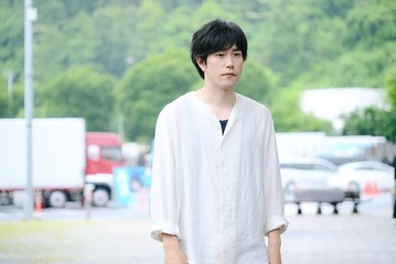 【Tシャツが乾くまで  第8話】充（松山ケンイチ）、4人の“容疑者”招集 咲子（蒼井優）の知られざる一面に迫る 画像