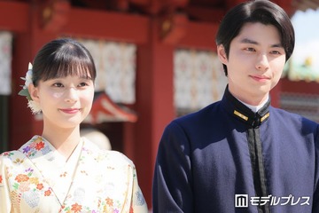 芳根京子、着物姿で神社に登場「瀧昌様のなつ美への愛がすごい」本田響矢との夫婦うぶキュンシーン告白【波うららかに、めおと日和】 画像