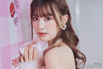 「ダウンタイム」受付嬢役・鶴嶋乃愛、セルフメイクのこだわり・遠山クリニックの“華”を体現した裏側に迫る 田中みな実の提案だったセリフも告白【インタビュー】 画像