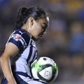 メキシコ女子選手の「30メートル浮遊フリーキック」弾道がありえんレベル