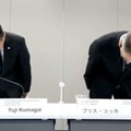 検査の未実施やデータ改ざんなどの不正があったと発表し、謝罪する日立アステモのブリス・コッホCEO（右）ら＝22日午後