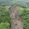 静岡県熱海市伊豆山で発生した大規模な土石流の起点付近＝2021年7月（同県提供）