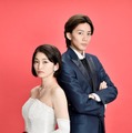 岡本玲、長妻怜央「その結婚、正気ですか？」ティザービジュアル（C）アキラ／ソルマーレ編集部（C）TOKYO MX