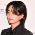 黒髪のJEONGHAN（ジョンハン）（C）モデルプレス