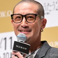 丸刈り姿お披露目の松岡昌宏（C）モデルプレス