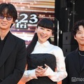 シェアード・ユニバースプレミアイベントに登壇した「MIU404」チーム／綾野剛、麻生久美子、星野源（C）モデルプレス