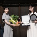 バトンタッチセレモニーに出席した伊藤沙莉、橋本環奈（C）NHK