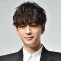 三浦翔平、前髪を下ろしたナチュラルSHOTにファン悶絶「ホンマにイケメン」「めちゃくちゃかっこいい」