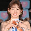 久間田琳加、ミニ丈ドレスから美脚スラリ「いつ見てもびっくりするスタイルの良さ」「お姫様みたい」と反響 画像