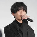 八木勇征、ナチュラルな振り向きSHOTに「ビジュ最高」「今日もかっこよすぎる」の声