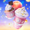 （右から）ホワイトピーチ ショコリキサー、ソフトクリーム ピーチジュレ＆チョコレート（C）Disney