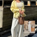レモンイエローを味方に、白パンツを軽やかに着こなす初夏の装い【40代の毎日コーデ】 画像