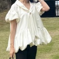 着映えるボリュームデザイントップスが主役。40代はどんなボトムを合わせる？【40代の毎日コーデ】