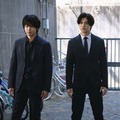 中村倫也、高橋海人「DOPE 麻薬取締部特捜課」第1話（C）TBS