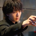 中村倫也「DOPE 麻薬取締部特捜課」第1話（C）TBS