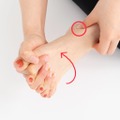 脚が痩せない人の共通点「カチコチの足首」をやわらかく。ゾウ足がほっそり美脚になる１分足首まわし【鬼軍曹ゆか様ダイエット】