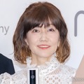 松本伊代、ピンク・レディー未唯mieと美脚披露 直々伝授受けた“UFOポーズ”決める 画像