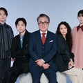 （左から）神木隆之介、菅田将暉、三谷幸喜、二階堂ふみ、浜辺美波（C）フジテレビ