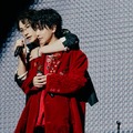 「好きすぎて窒息しそうなんだけど」を再現する町田啓太、佐藤健「TENBLANK from “Glass Heart” FAN MEETING feat. Takeru Satoh. Yu Miyazaki. Keita Machida. Jun Shison」（提供写真）