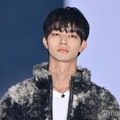 原因は自分にある。吉澤要人、スカート×マーブルジャケット 個性派コーデに「魅力溢れてる」「かっこよすぎ」の声【ガルアワ2025AW】 画像