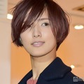 藤井萩花、口ピアスで雰囲気ガラリ「NANA」風コーデが話題「本人レベル」「セクシー」 画像