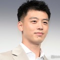 竹内涼真、金髪ロン毛パーマで雰囲気ガラリ「ギャップがすごい」「大人の色気」と注目集まる 画像