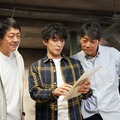 大森南朋、津田健次郎、反町隆史「ラムネモンキー」第1話（C）フジテレビ