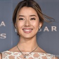 すみれ、美脚際立つミニスカゴルフウェア姿に絶賛の声「健康的な美しさ」「ブラックコーデおしゃれ」 画像