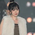 鈴木愛理、シースルー・オフショル…素肌際立つ衣装ショット一挙公開「可愛さレベチ」「髪の長さでも雰囲気変わる」の反響 画像