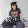 アクリルキーホルダー付　トムとジェリーTシャツ　￥2,450（税込価格 ￥2,695)
