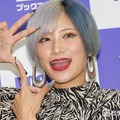 ぱーてぃーちゃん・信子、黒髪ナチュラルメイクで印象ガラリ「別人級」「気がつかなかった」 画像