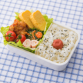 朝慌ててお弁当を作ったら…→蓋をあけた瞬間「なんでこんな形…？」思わず笑った状況とは 画像