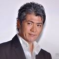 吉川晃司、左目失明の危険で緊急手術 ライブ延期を発表「激しい運動は控える等の制限があるため」 画像