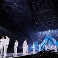 「Run Again」パフォーマンスの様子（C）PRODUCE 101 JAPAN 新世界