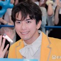 純烈弟分「モナキ」じん、幼少期ショット公開「目元の面影がすごい」「ポーズと表情がめっちゃ可愛い」と話題 画像