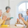 認知症になる可能性が高くなる、人づき合いの状態は⁉健康的に長生きするための「おすすめ習慣」2選【心理カウンセラーが解説】 画像