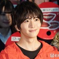 板垣李光人・綱啓永・吉川愛・ME:I MOMONAら、高校にサプライズ登場で420人の生徒が熱狂 学生時代の“恐怖体験”告白【口に関するアンケート】 画像