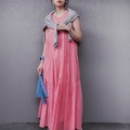 大人の「派手色ワンピ」は夏の特権。「コーラルピンク」の洗練着こなし【40代の毎日コーデ】 画像