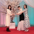 石橋静河、見上愛、上坂樹里（C）NHK