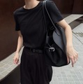 大人かっこいいとはコレ！シックな黒で引き締める晩夏のモダンスタイル【40代の毎日コーデ】 画像