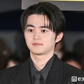 「藁にもすがる獣たち」公開初日舞台挨拶に出席した鈴鹿央士（C）モデルプレス